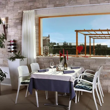 Velanera & Restaurant Hotel