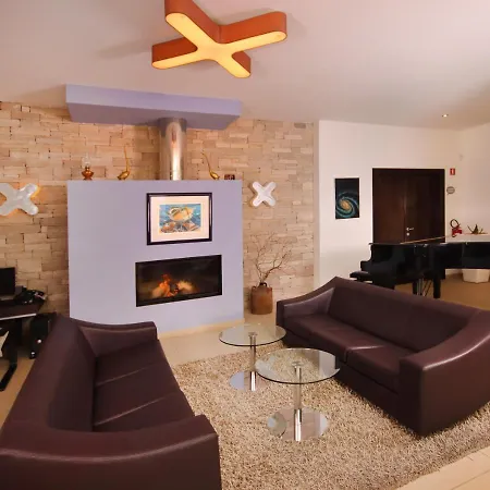 Hotel Velanera & Restaurant