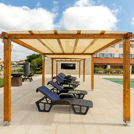 Velanera & Restaurant 4* Sisan