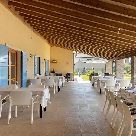 Velanera & Restaurant