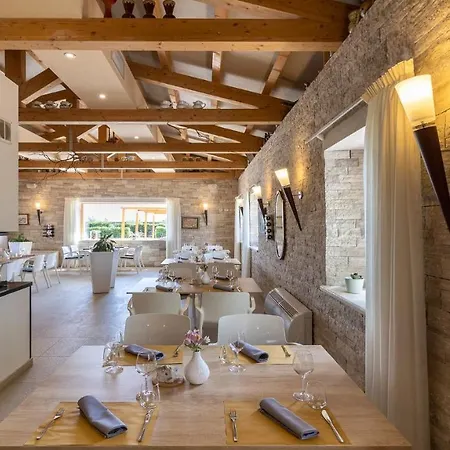 Velanera & Restaurant Hotel Šišan
