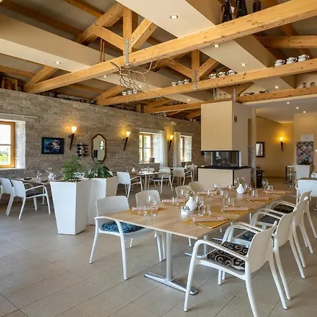 Velanera & Restaurant 4* Šišan