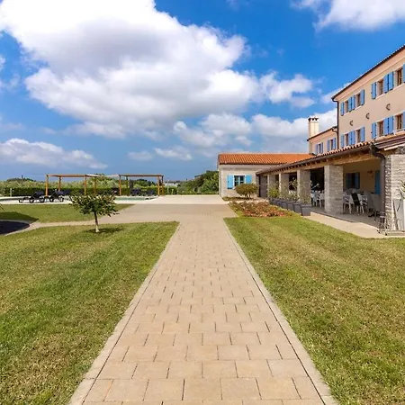 Velanera & Restaurant Hotel Šišan