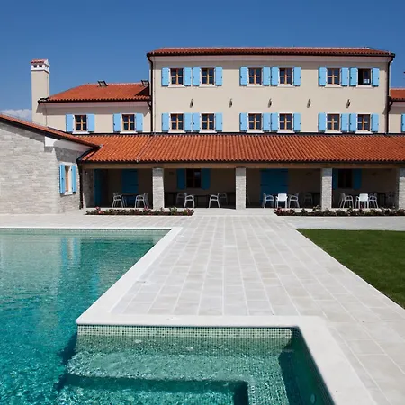 Hotel Velanera & Restaurant 4*