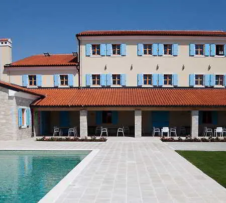 Velanera & Restaurant Hotel 4*