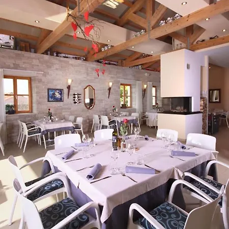 Hotel Velanera & Restaurant Šišan