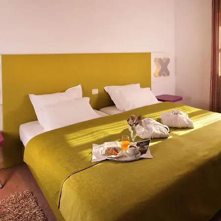 Hotel Velanera & Restaurant