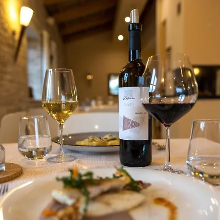 Velanera & Restaurant 4*