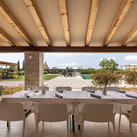 Hotel Velanera & Restaurant 4*