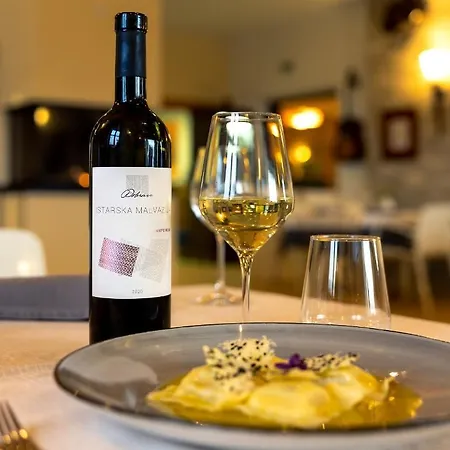 Velanera & Restaurant