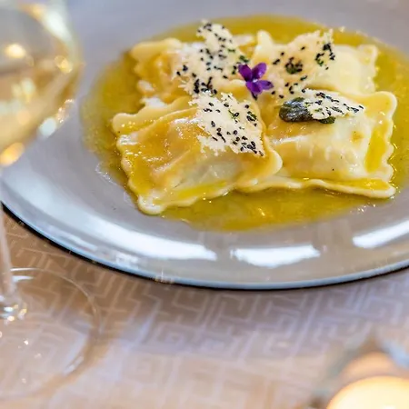 מלון Velanera & Restaurant
