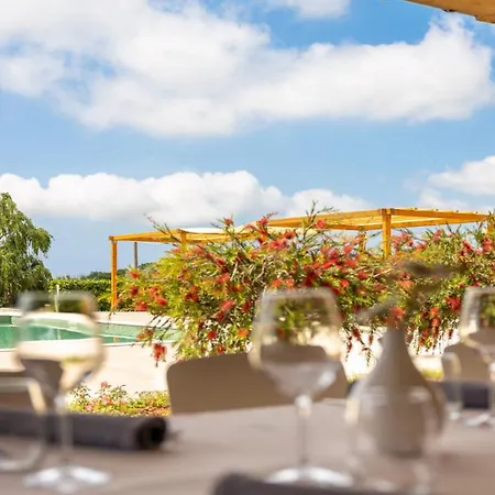 Velanera & Restaurant 4* Sisan