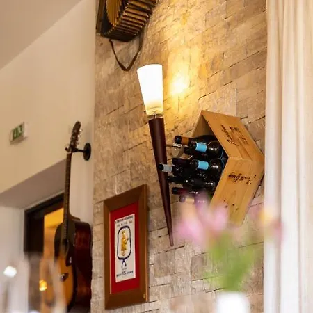 酒店 Velanera & Restaurant