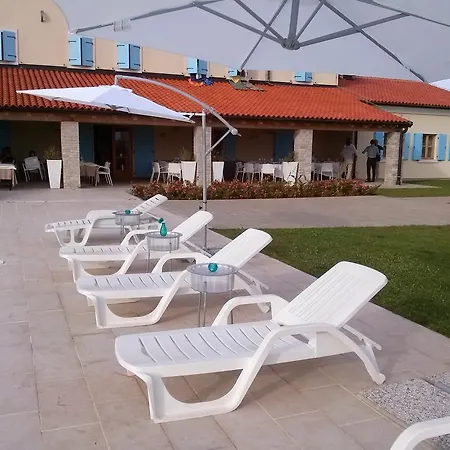 Velanera & Restaurant Hotel