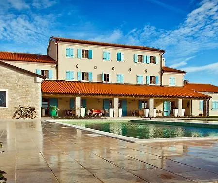 Velanera & Restaurant