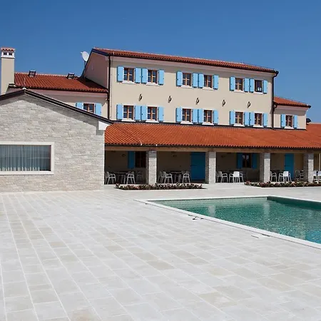 Hotel Velanera & Restaurant 4*