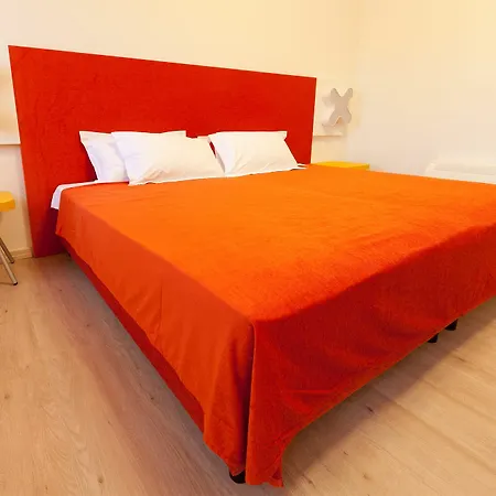 מלון Velanera & Restaurant 4*