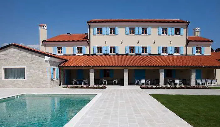 Velanera & Restaurant 호텔 4*