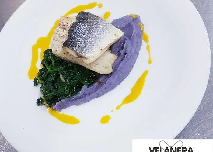 Velanera & Restaurant 호텔 4*