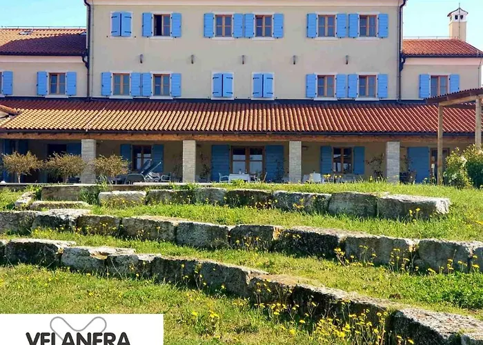 Velanera & Restaurant 4*