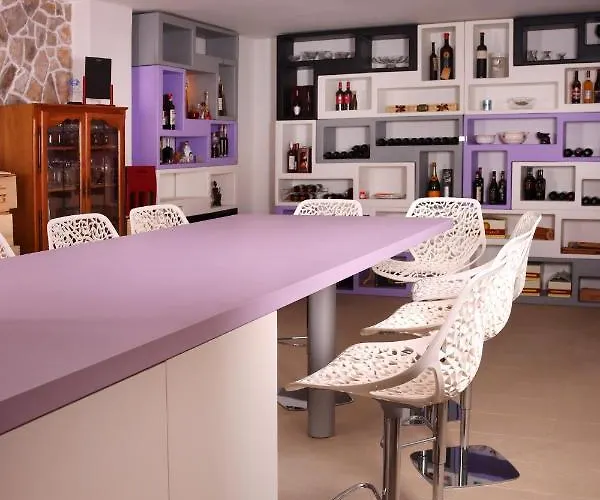 Velanera & Restaurant 호텔 4*