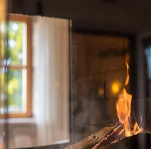 Velanera & Restaurant 호텔