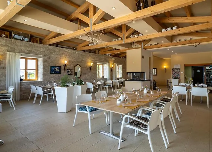 Velanera & Restaurant 4* Šišan