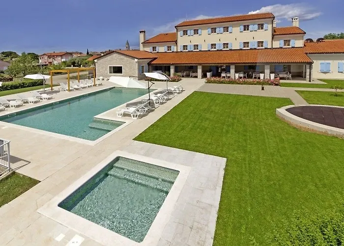 Velanera & Restaurant 호텔