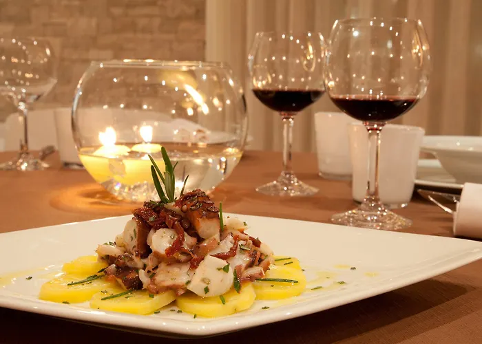 Velanera & Restaurant 호텔 Šišan